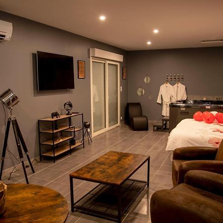 Love Room - La Parenthese Saint-Bauzille-de-la-Sylve Exterior photo