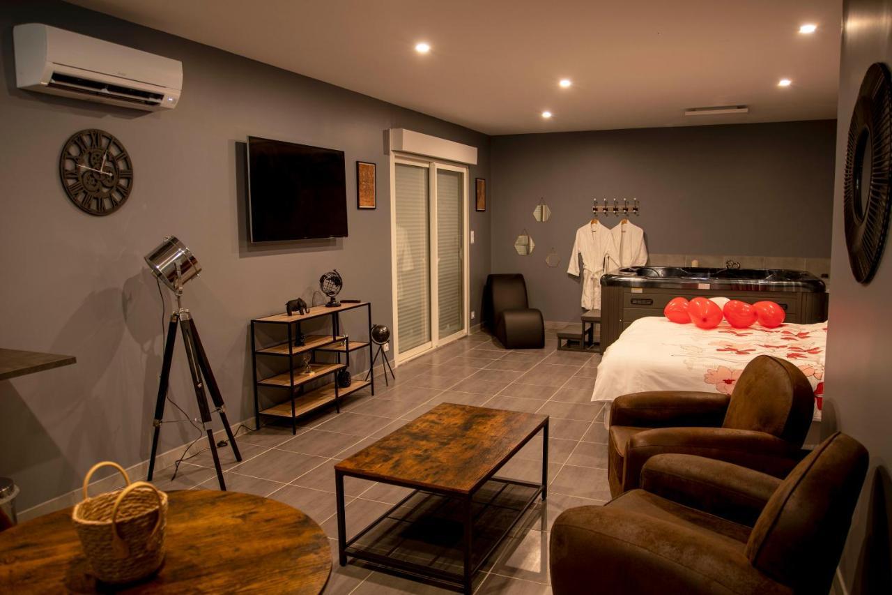 Love Room - La Parenthese Saint-Bauzille-de-la-Sylve Exterior photo