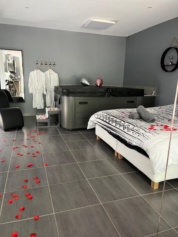 Love Room - La Parenthese Saint-Bauzille-de-la-Sylve Exterior photo
