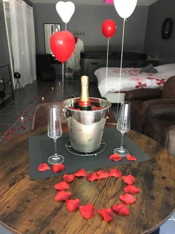 Love Room - La Parenthese Saint-Bauzille-de-la-Sylve Exterior photo